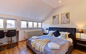 Beautiful Apartment Dlouha